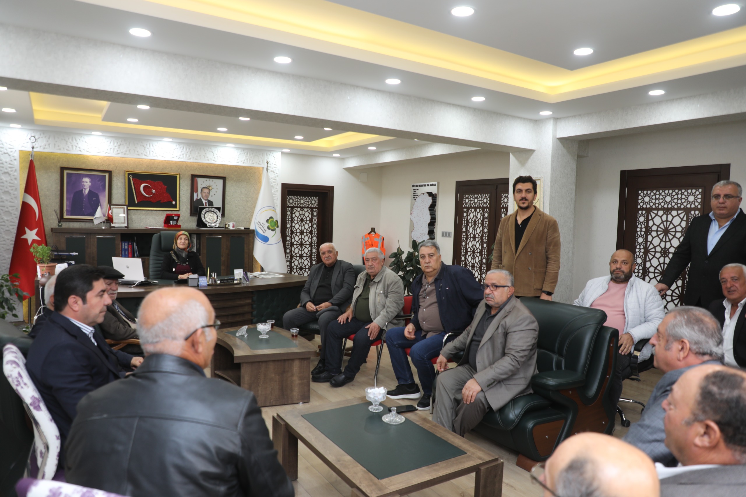Akpınar Mahallesi Sakinlerinden Eşbaşkanlara Ziyaret